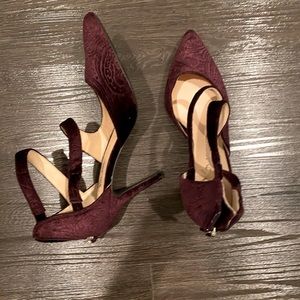Nine West burgundy heel